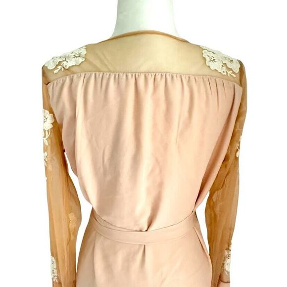 Robed with Love Pink Hildy Robe Short Tie Belt Satin Floral Sheer Size Medium M - Picture 14 of 16